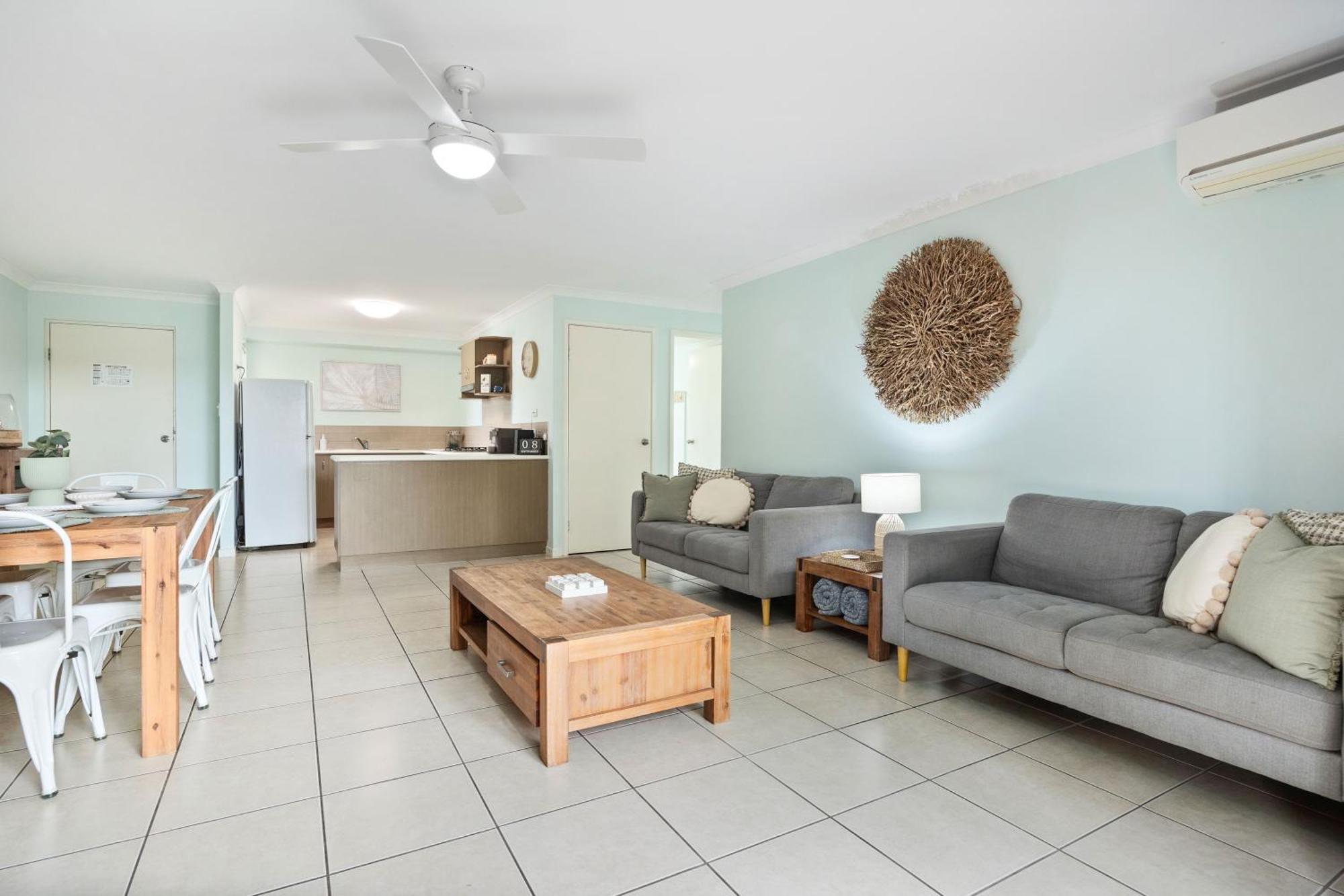 Family Friendly - 1 Minute Walk To * Torquay